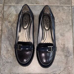 BNIB DSW Navy Blue Textured Silver Buckle Loafers
